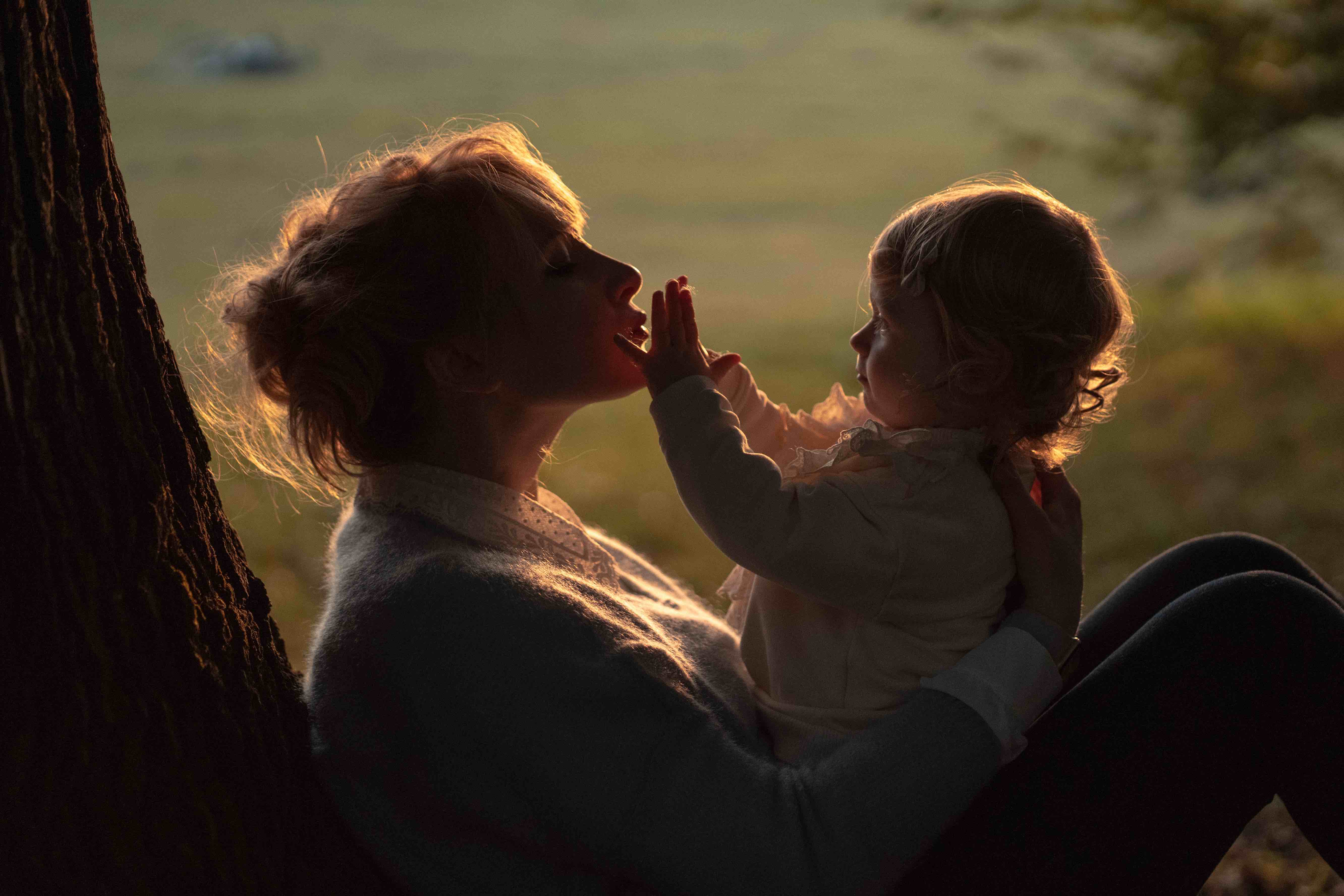 Familienfotos München - zu Hause und in der Natur